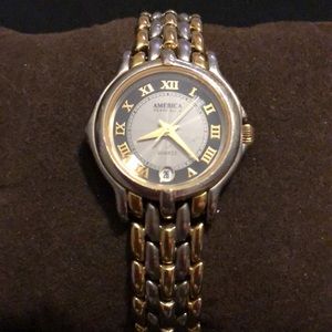 America Perry Ellis Quartz Watch